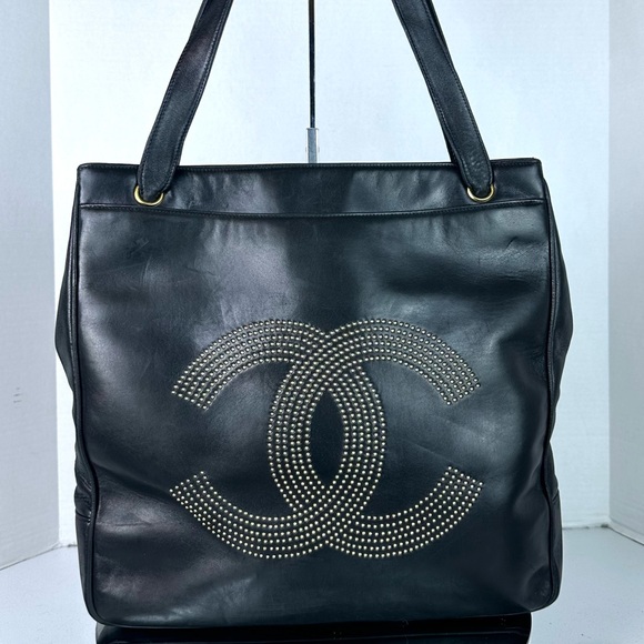 CHANEL CC LOGO STUDDED TOTE BAG - Picture 3 of 16